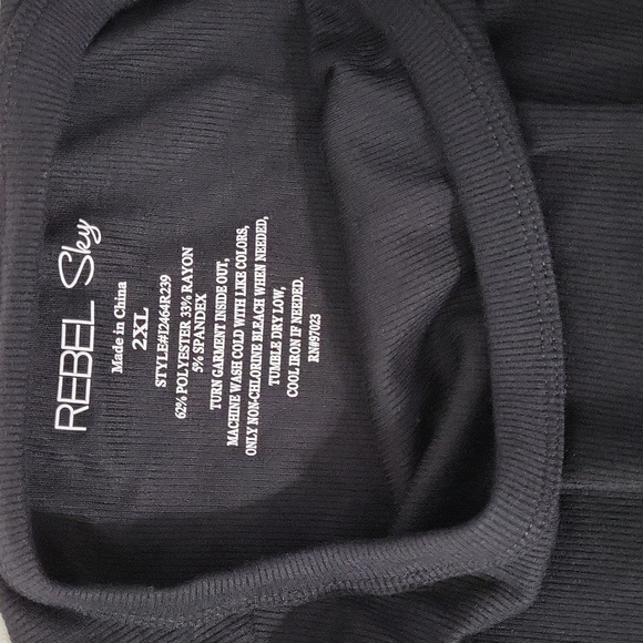 Rebel Sky Black Short Sleeve Women's Tee - Picture 4 of 5